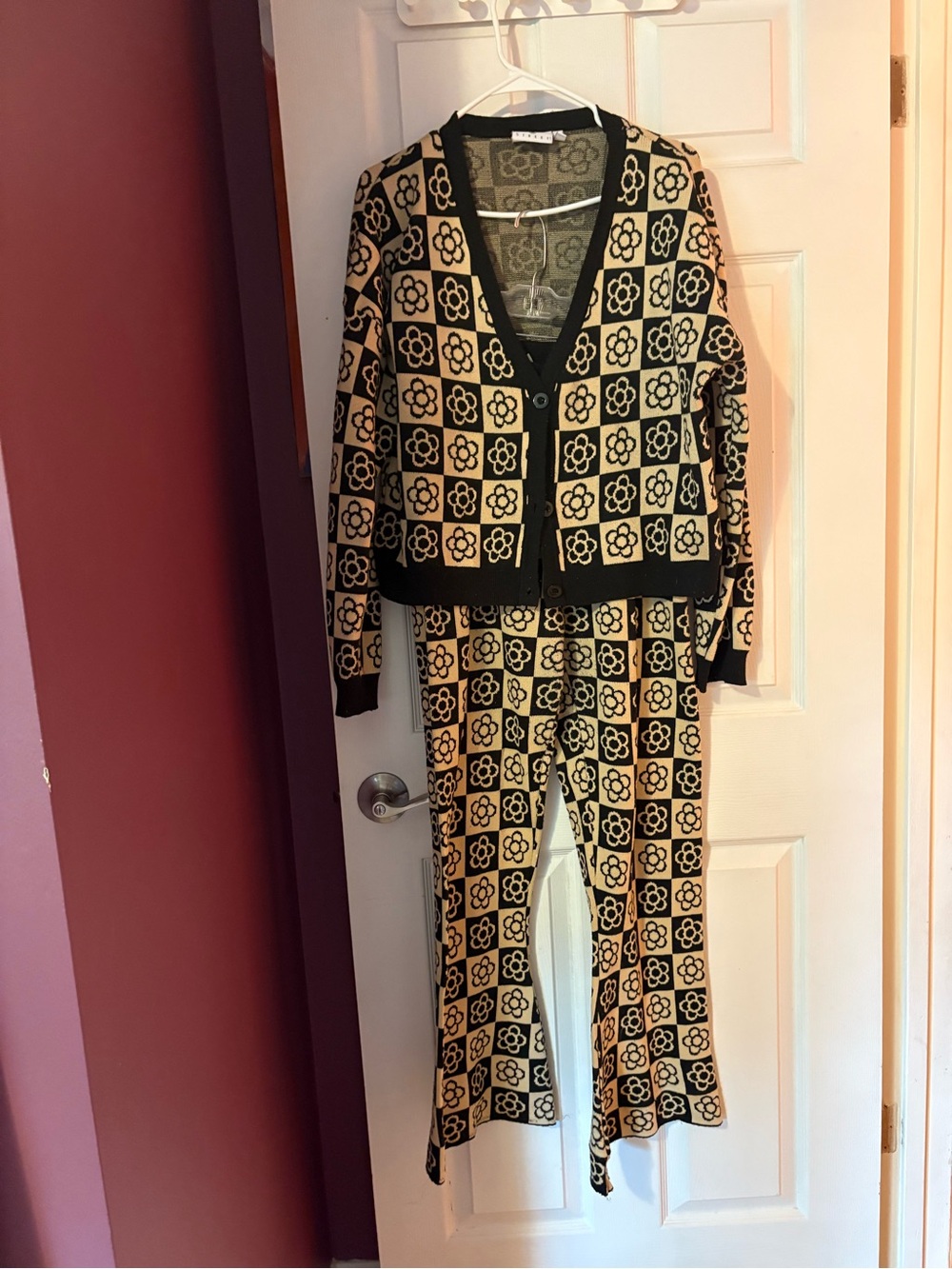 Classic Floral Check Knit Two-Piece Set - Black & Cream